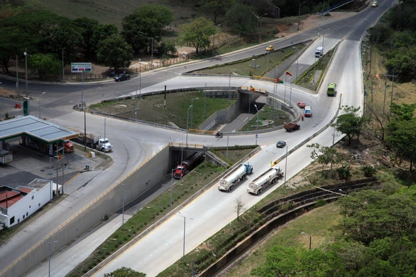 Con 40 mil millones de pesos dan al servicio 27 kilómetros de vía en Casanare