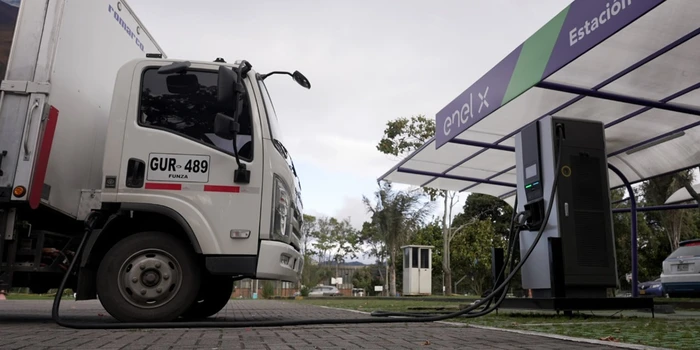Colombia llega a 4.849 vehículos eléctricos y 17.333 híbridos matriculados en el RUNT