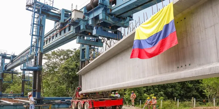 Mar 1 logró un nuevo hito al izar la última viga en los 44 puentes que se construyen en el occidente antioqueño bajo la tecnología de Lanzavigas: proceso único en Colombia