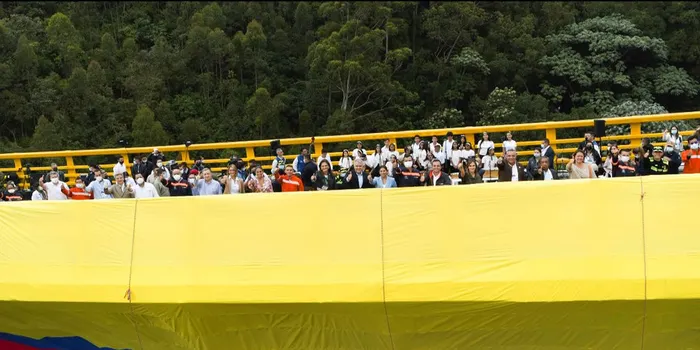 Presidente Iván Duque Márquez cumple sueño histórico de los colombianos: pone en servicio el proyecto Cruce de la Cordillera Central