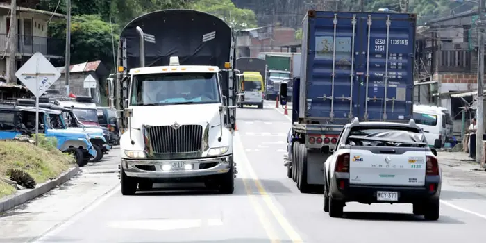 Restricción para vehículos de carga con peso igual o superior a 3.4 toneladas para los puentes festivos Todos los Santos e Independencia de Cartagena
