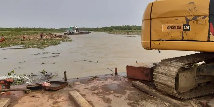 Avanzan trabajos de limpieza en el Río Atrato, principal vía fluvial para el abastecimiento del departamento de Chocó