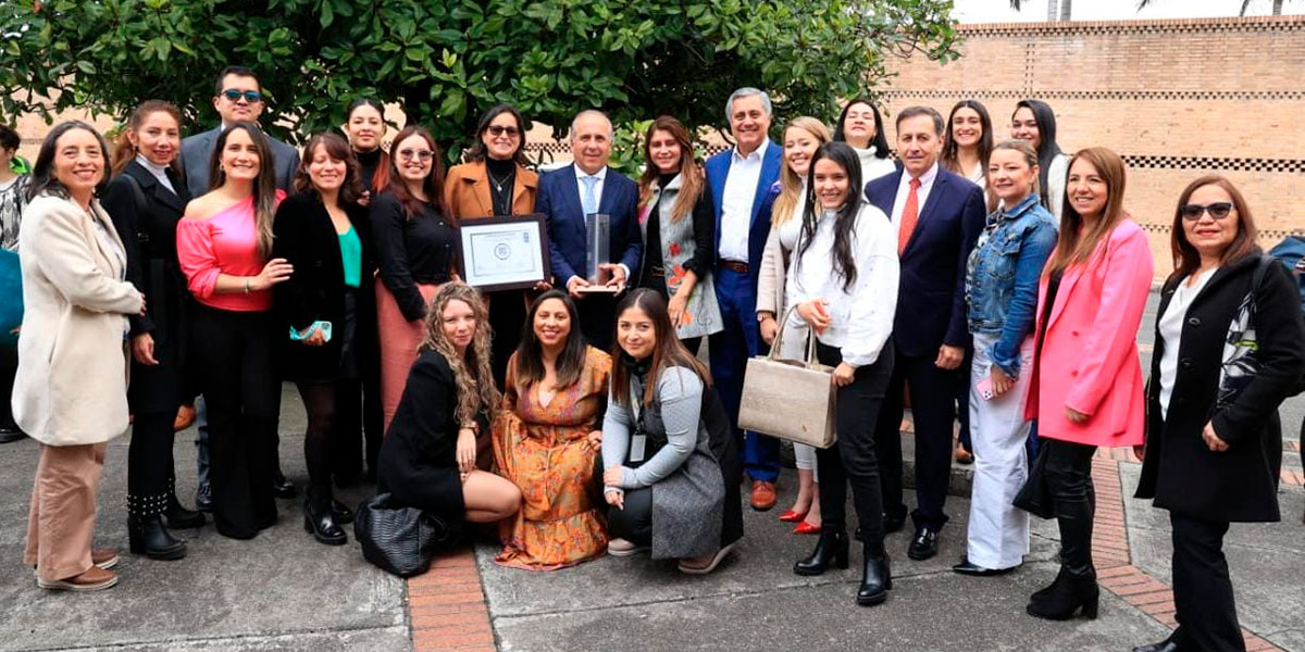 2Ministerio de Transporte primera entidad colombiana en recibir el Sello Plata Equipares Público