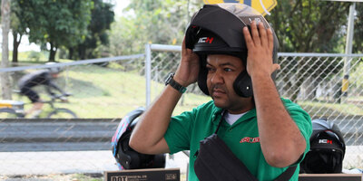 Los motociclistas en Colombia podrán acceder a cascos con mejores estándares de protección